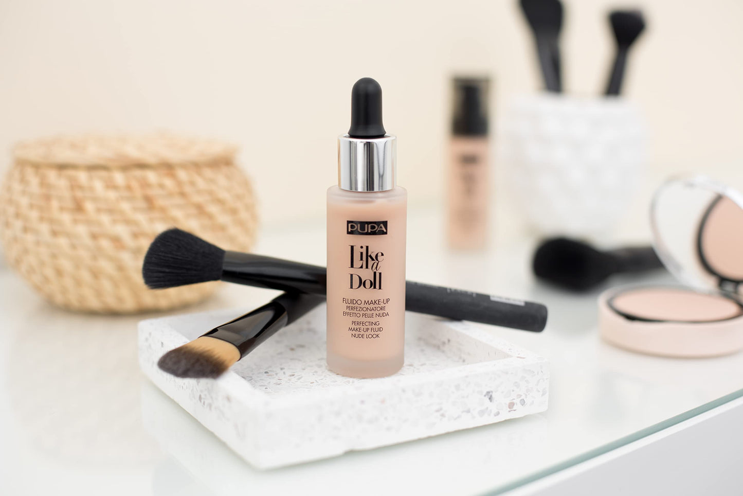 PUPA Milano Like A Doll Perfecting Make-Up Fluid Nude Look Foundation - Light Texture - Natural, Nude Skin Effect - For All Skin Types - Blends Perfectly - Light Beige - 1.01 Oz (50036020)