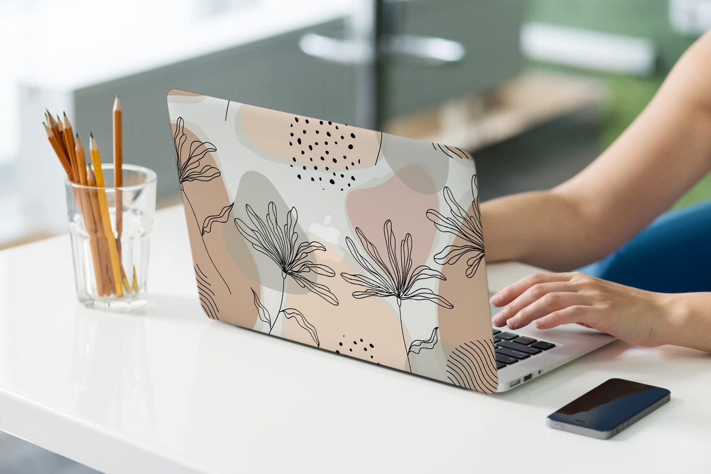 LanBaiLan Compatible for MacBook Pro 13 inch with Touch Bar 2022 2020 2019 2018 2017 2016 Release M1 M2 A2338 A2289 A2251 A2159 A1989 A1706 A1708, Laptop Hard Case & Keyboard Cover, Aesthetic Flower