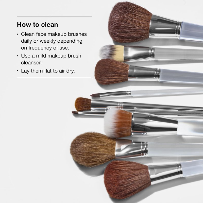 Clinique Foundation Blending Brush for Liquid Foundation, Powder Foundation, and Cream Foundation | Buildable Coverage