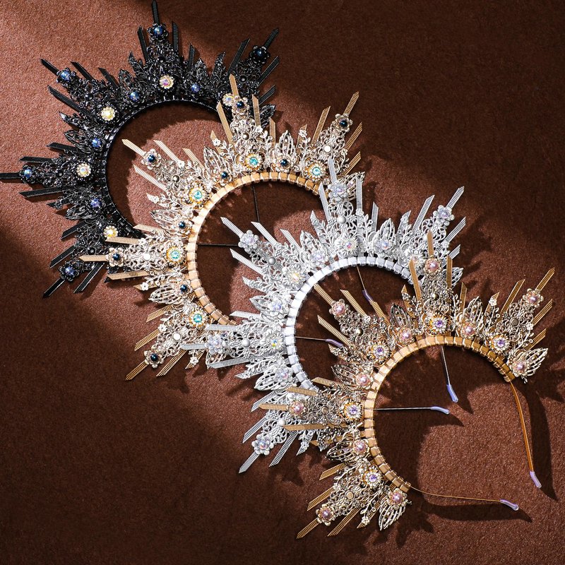 COSUCOS Silver Halo Crown Headpiece - Sunburst Spiked Sun Goddess Headband Statue of Liberty Crown, Virgin Mary Goddess Headwear for Women Renaissance Costume Halloween Pageant Cosplay Accessorice