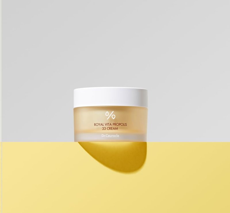 Dr.Ceuracle Royal Vita Propolis 33 Cream (50ml / 1.69 fl. oz.) - Ultimate Glow and Nourish Cream for Radiant Skin, Vitamin, Propolis, Royal Jelly Extract