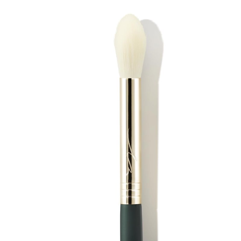 Okhee Final Touch Brush PIV08 - Ideal for Blending & Polishing Makeup | Designed by K-Pop Artist Seo Ok