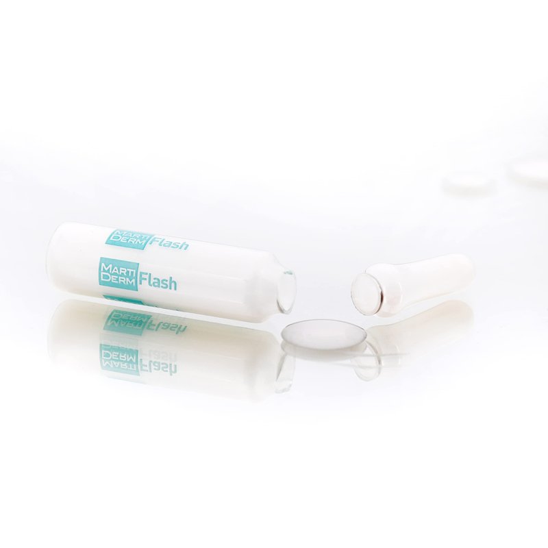 Martiderm Flash Ampoule for Women and Men with Hyaluronic Acid, Silica Complex and Tightening Proteins for Moisturising, Renewing and Inmediate Lifting Effect, 5 Ampoules.