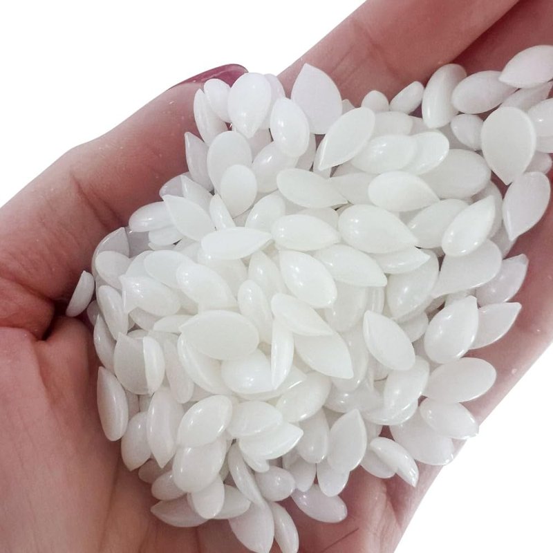 Waxness White Strawberry Thermochromic Hard Wax Beads 2.2 lb (1 kg), Rosin-Free, Low Temperature, For Sensitive Skin – Made in Italy