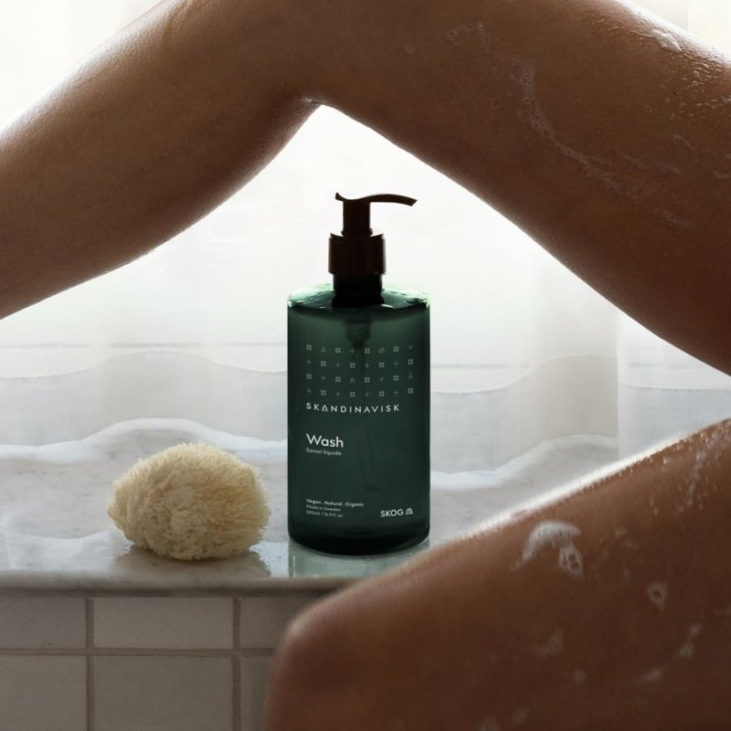 Skandinavisk Wash SKOG ‘Forest’ Scent notes: Pine needles and fir cones, birch sap and woodland lily of the valley, 16.91 fl. oz.