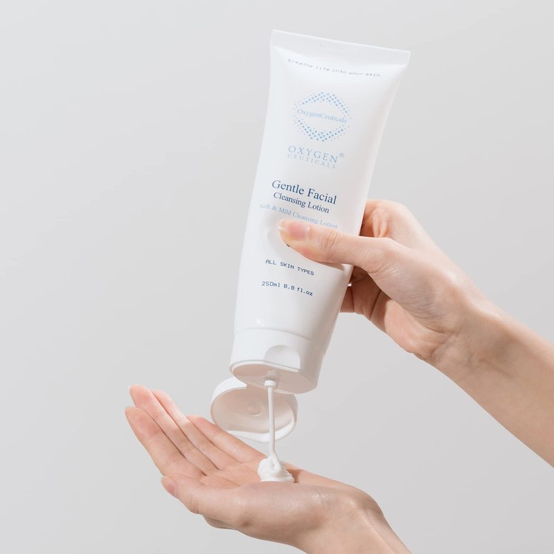 OxygenCeuticals Gentle Facial Cleansing Lotion – Hydrating Cleanser for Sensitive & Dry Skin, Removes Makeup Residue & Impurities Without Greasy Feel, Enriched with Botanic Oils 8.8 fl.oz (250ml)