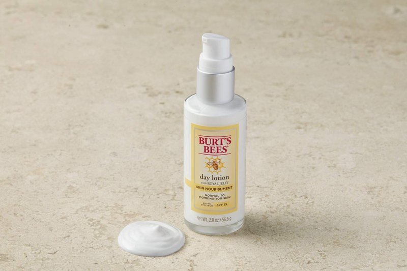 Burt's Bees Nourishment Day Lotion - SPF 15 for Normal to Combination Skin | 2 Fl Oz, Natural Formula