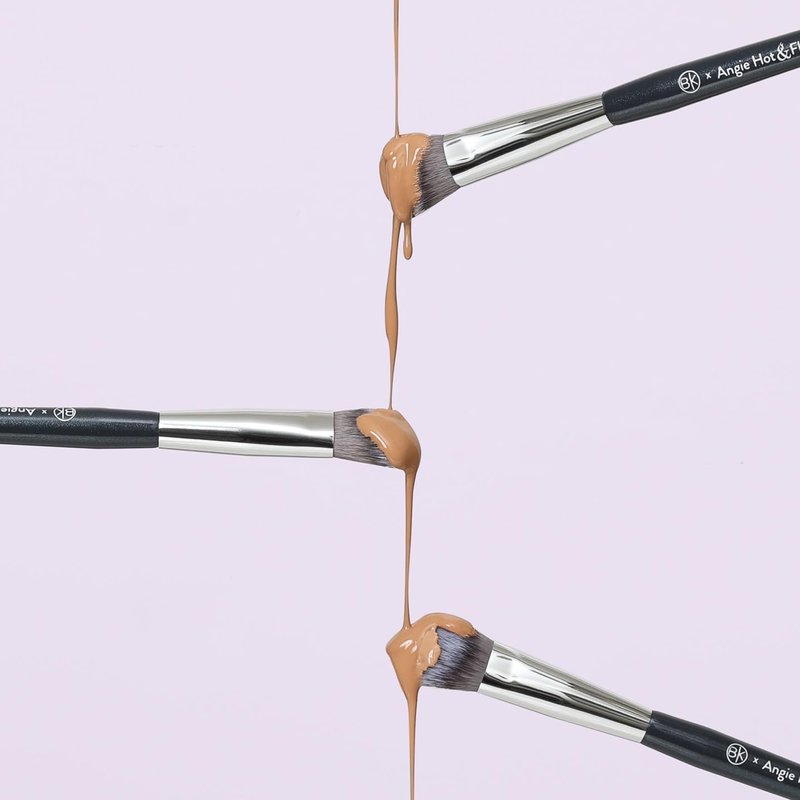 BK BEAUTY BRUSHES - ANGIE HOT & FLASHY A506 CONCEALER - Viral "Kitten Paw" Face Brush - Under-Eye Concealing and Contouring - Makeup Brushes