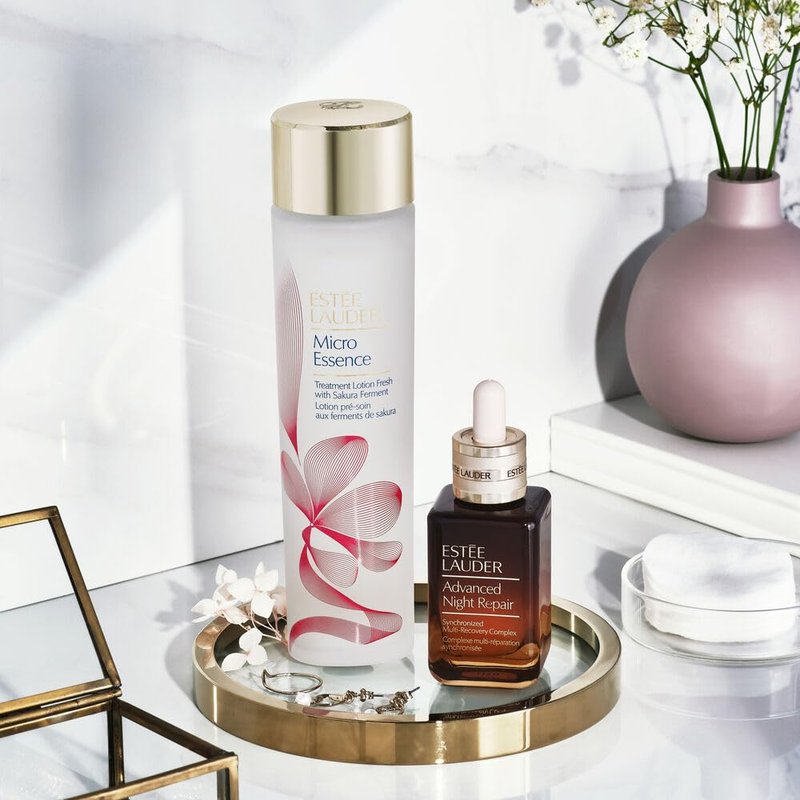 Estée Lauder Micro Essence Treatment Lotion Toner Fresh with Sakura Ferment | Hydrating & Soothing + Skin Barrier Repair, 6.7 Fl Oz