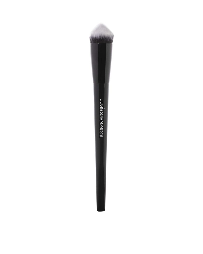 Masterclass Foundation Brush - Synthetic Angled Makeup Brush for Flawless Application | Professional Quality