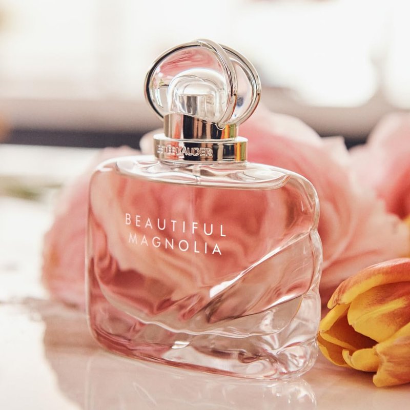 Estée Lauder Beautiful Magnolia Eau de Parfum Spray with Notes of Lush Magnolia, Solar Gardenia, Warm Woods & Luminous Musk | Floral Perfume for Women | Perfumes for Women, 1.0 Fl Oz
