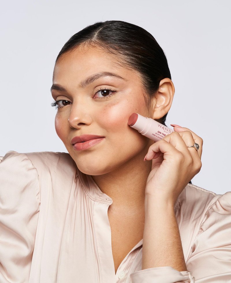 Wander Beauty On-the-Glow Blush & Illuminator (0.4 Ounce)