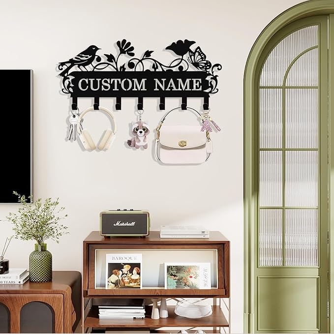 Syneiro Personalized Bird Key Holder Wall Mount, Custom Metal Key Rack Key Holder with Name, Deer Cabin Wall Keys Hanger with Hooks for Entryway, Front Door, Hallway, Kitchen, Living Room