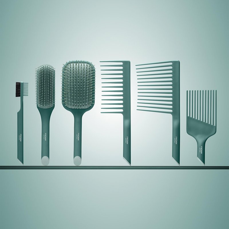Fromm Professional Curl Studio Style Smoother Paddle Hair Brush for Smoothing Frizz & Flyaways, Detangling Wet and Dry Thick, Wavy, Curly or Coily Textured Hair, Reduces Tugging
