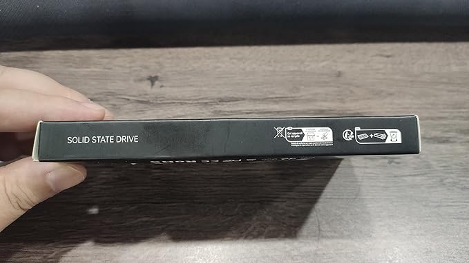 fanxiang SSD 2TB Internal Solid State Drive SATA III 6Gb/s 2.5", 3D NAND, SLC Cache, Up to 520MB/s, Compatible with Laptops and PC Desktops(S101)