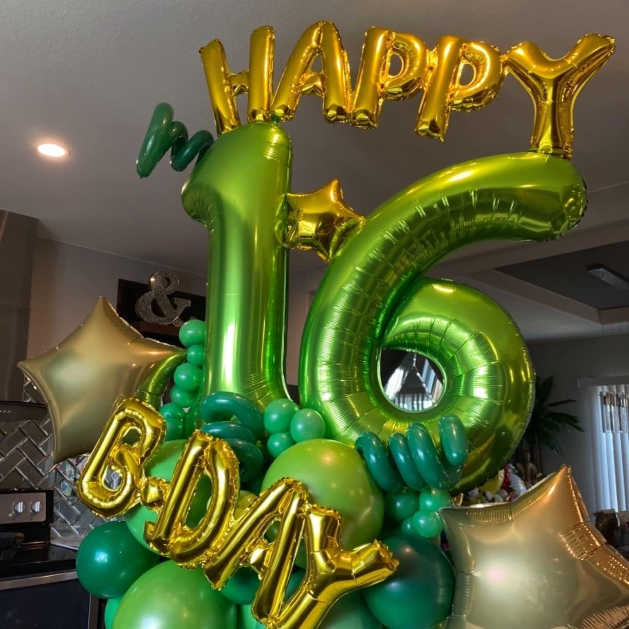 Regine Switzerland 40-Inch Green Foil Number 9 Balloon - Large Helium Decoration for Birthdays & Anniversaries