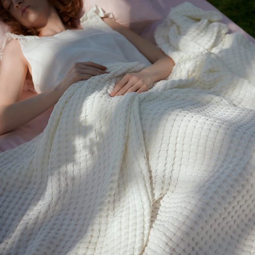 Bedsure Cooling Waffle Blanket - Lightweight Cotton & Bamboo Blend for Hot Sleepers | Queen Size, Ivory, 90x90 Inches