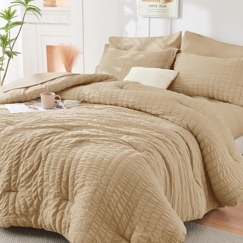 HYMOKEGE King Size Comforter Set - Luxury 7-Piece Seersucker Bedding Set in Khaki | All-Season Comfort