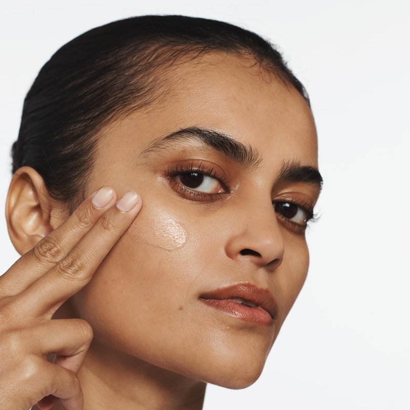 Clinique Superbalanced Oil Free Liquid Foundation Makeup For Dry to Oily Skin Types | Hydrating + Moisturizing | Moderate Coverage + Natural Finish, Ivory, 1 Fl Oz