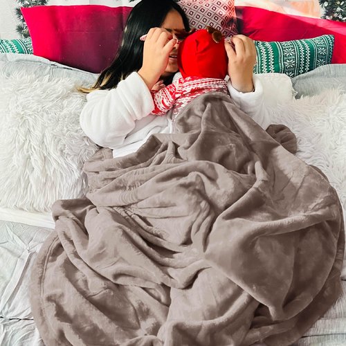 Bedsure GentleSoft Fleece Blankets Twin Size Mocha Brown - 300GSM Lightweight Plush Fuzzy Cozy Soft Blanket for Bed, Sofa, Couch, Travel, Camping, 60x80 inches