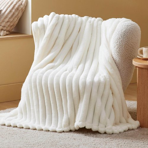 Bedsure White Throw Blanket - Fluffy 350GSM Cozy Fleece for Women | Cute 50x60 Inches Plush Design