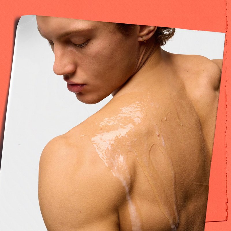 Kiehl's Grapefruit Liquid Body Cleanser, Gentle + Refreshing Foaming Body Wash, Aromatic Bath + Shower Experience, Maintains Moisture, Smooths Skin, Conditions, and Hydrates - 33.8 fl oz /1 Liter Pump