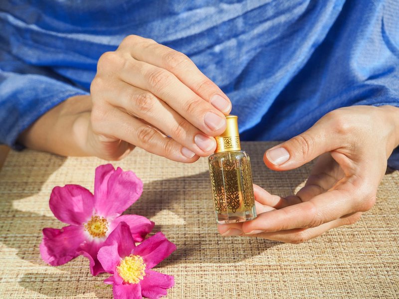 Pure Radiance Perfume Oil 12 mL – Fruity Floral with Black Currant Jasmine and Vanilla. Alcohol Free Long Lasting Oil, Compliment Magnet
