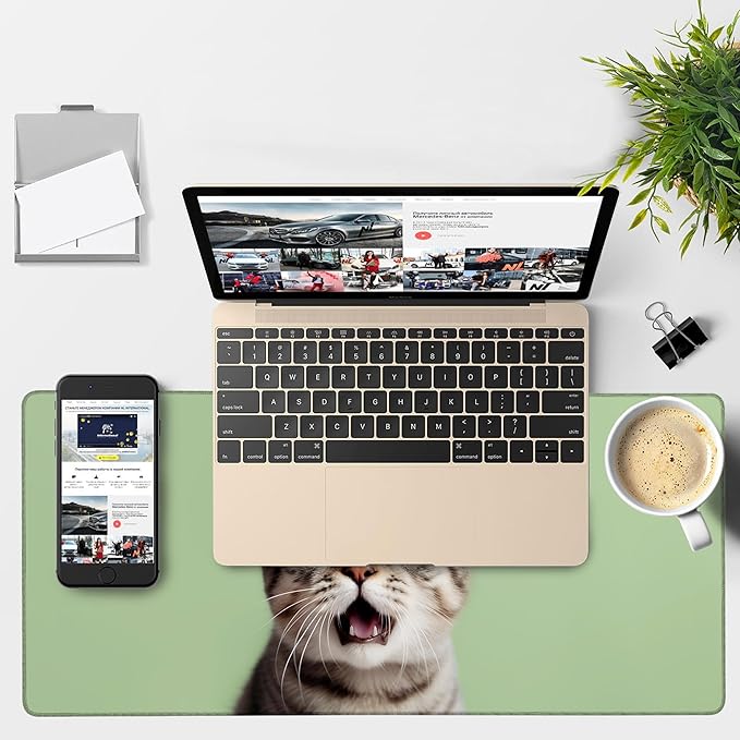 NITAHHHY Large Mouse Pad A Surprised Cat Gaming Desk Pad Computer Keyboard Non-Slip Waterproof Mouse Mat with Rubber Base and Stitched Edges Entertainment Office Writing Desk Mat 35.4 x 15.7 Inches