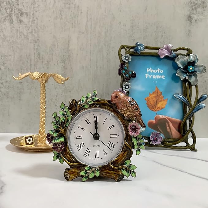 Pewery Decorative Mini Table Clock, Vintage Metal Silent Analog Quartz Battery Operated Table Top Clock for Living Room Decor Shelf