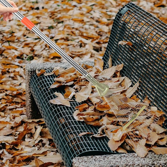 18-Tine Retractable Garden Rake with Stainless Steel Handle for Lawn and Leaf Cleaning, 80cm Telescopic Grass Rake Suitable for Flower Farming and Shrub Maintenance