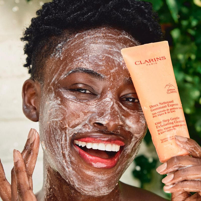 Clarins Hydrating Toning Lotion and One-Step Gentle Exfoliating Cleanser Bundle